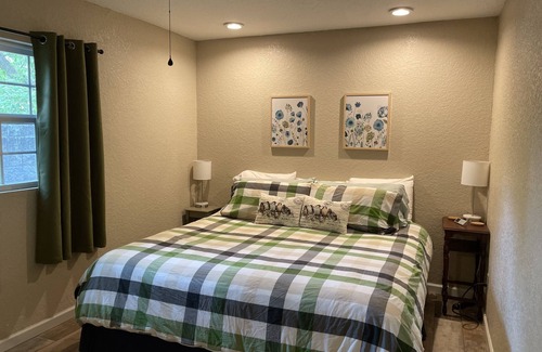 Sorrento House | ￼ Peaceful Two Bedroom Guest House near Wekiva River and State Parks ￼