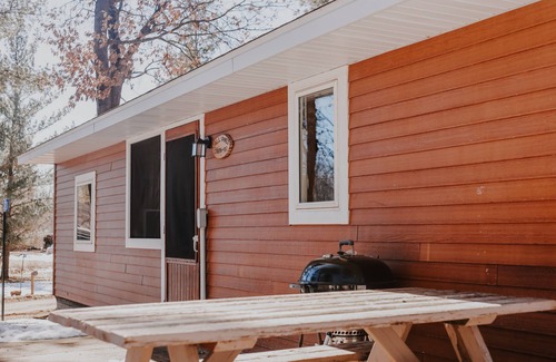 Brainerd Cabin | Peaceful & Updated Baxter Beach Cabin - Private Sandy Beach w/Amenities