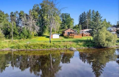 Plaisance Ski Chalet | Peaceful Waterfont Cottage - Quebec