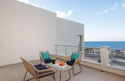 Sfakaki Apartment | Peach- Sea View Exclusive Maisonette
