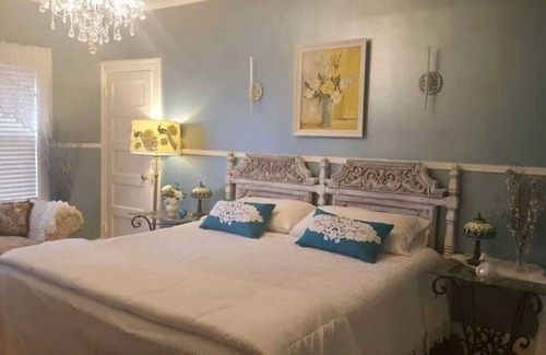 Tulsa Bed & Breakfast | Peacock Room at Magnolia House