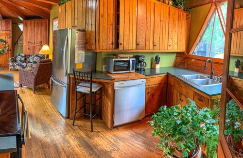 Grassy Creek Cabin | Peak Leaf Season + Peak Comfort @ Unforgettable