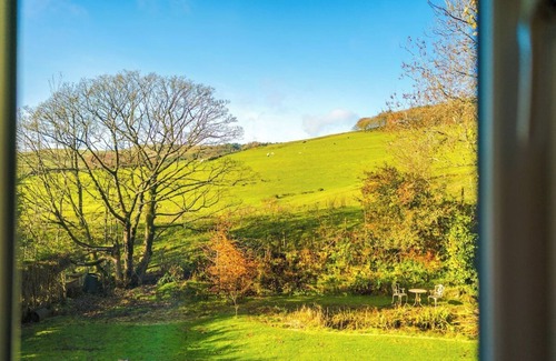 Buxton House | Peak retreat, sleeps 12 - fun, fires & friends