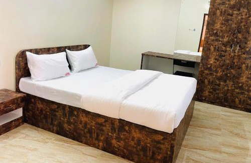 Tirupati Hotel | Pearl Stays, Tirupati - Very convenient for the people coming from Bangalore and Chennai - You can skip city traffic while reaching any temple in Tirupati - Covered Parking - 24hrs Front Desk and Hot Water - Free WiFi - Flexible Checkin-in Check-out times