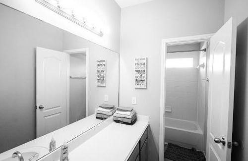 Pearland Villa | Pearland Home Texas with walking distance to the trail