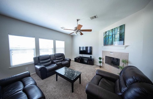 Pearland Villa | Pearland Home Texas with walking distance to the trail