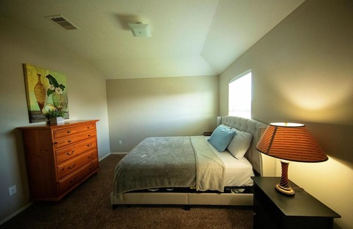 Pearland Villa | Pearland Home Texas with walking distance to the trail