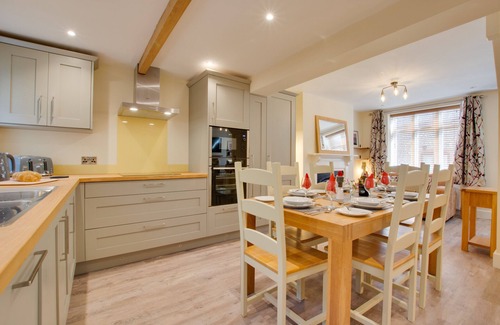 Sheringham House | Pebble Cottage - Three Bedroom House, Sleeps 5