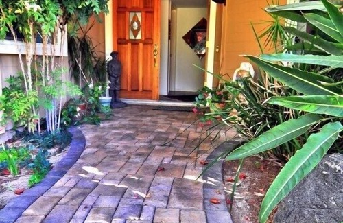 Santa Barbara House | PEBBLE HILL - wonderful one-level home between Goleta and Santa Barbara
