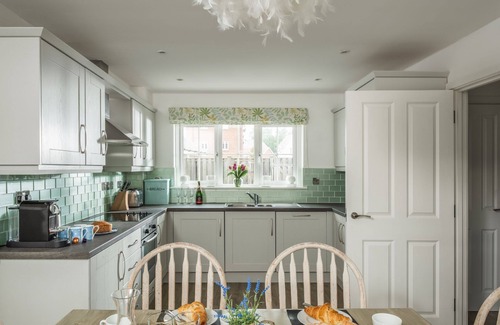 Camber Cottage | Pebbles - a cottage that sleeps 6 guests in 3 bedrooms