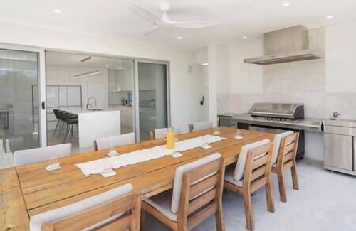 Geographe House | Pebbles by the Sea- Brand-New Oceanfront Home