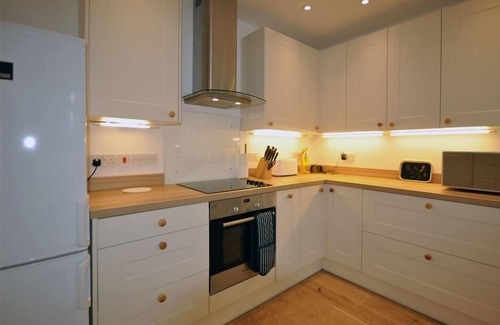 Bridport Cottage | PEBBLES, family friendly, with a garden in Burton Bradstock