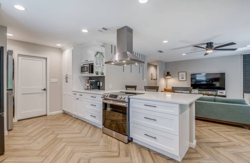 Frisco House | Pecan Grove: Stroll Downtown Frisco