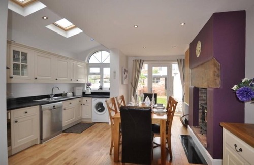Weymouth Cottage | PEDALLER'S COTTAGE, family friendly, with open fire in Weymouth