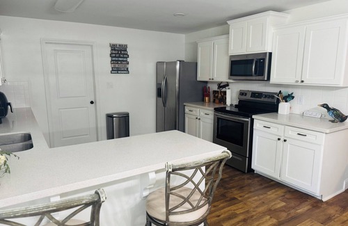 Brookeland House | Peek a Boo Lake View home in beautiful Sam Rayburn neighborhood