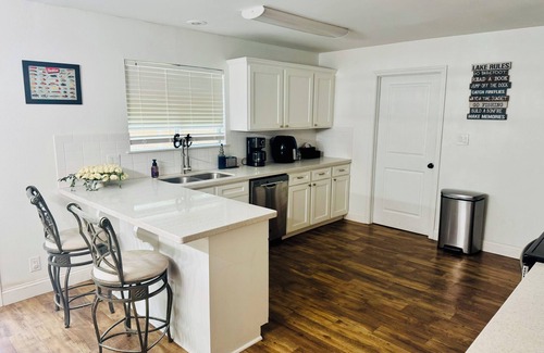Brookeland House | Peek a Boo Lake View home in beautiful Sam Rayburn neighborhood