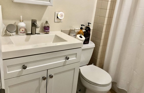 Peekskill House | Peekskill Apt 100%Walkable NYC 50mins Car & Train West Point 15mins RT6&9 2mins