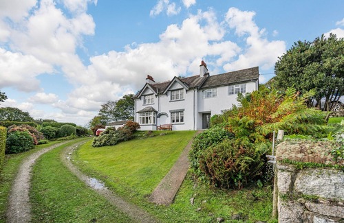 Eskdale Cottage | PEEL PLACE NODDLE, pet friendly, with hot tub in Eskdale Green