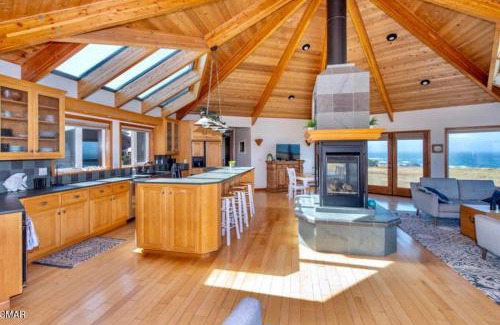 Fort Bragg House | Pelican House