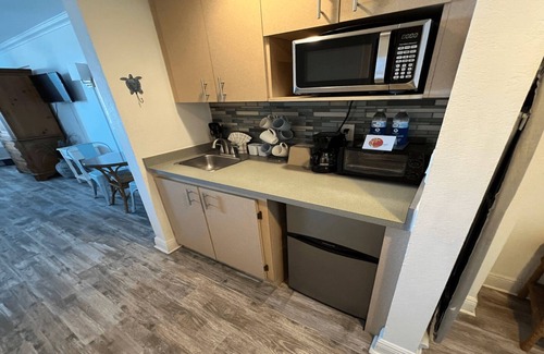 Clearwater Beach Condo | Pelican Pointe 420 - 4 Minute Walk to the Beach