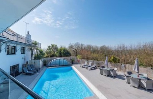 Pembroke House | Pembrokeshire | Beach, Pool, Hot Tub | Sleeps 24