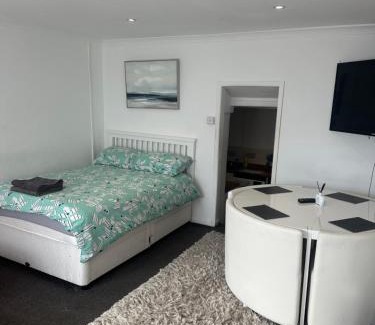 Milford Haven Apartment | Pembs Studio Apartment