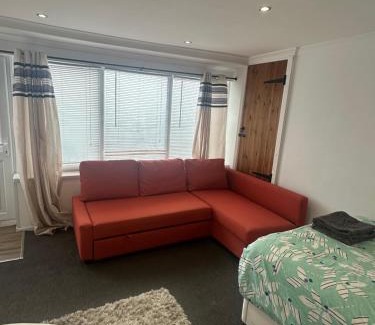 Milford Haven Apartment | Pembs Studio Apartment