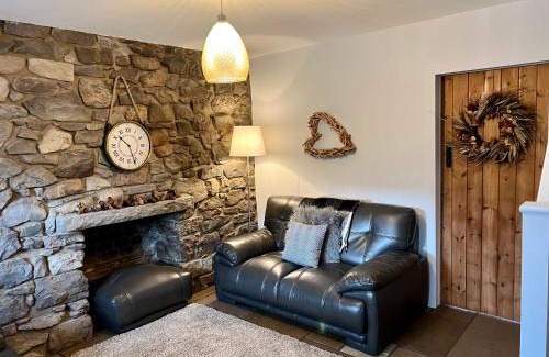 Penderyn House | Penderyn Cottage Waterfall Country Brecon Beacons