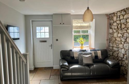 Penderyn House | Penderyn Cottage Waterfall Country Brecon Beacons