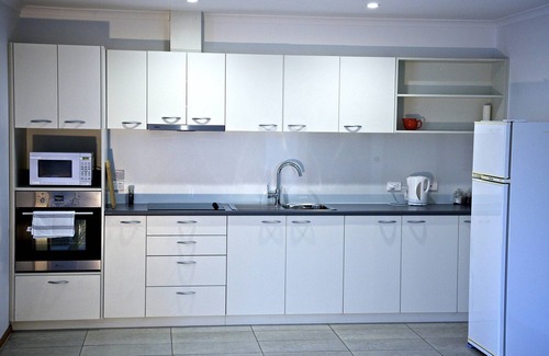 Penguin Apartment | Penguin Beachfront Apartments