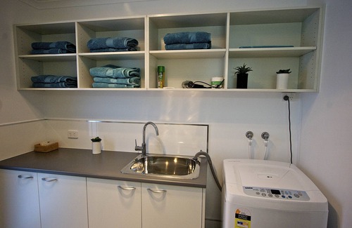 Penguin Apartment | Penguin Beachfront Apartments