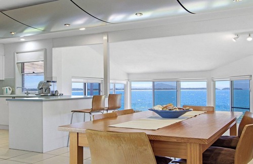 Culburra Beach House | Penguin Head Retreat – Stay 3, Pay 2!
