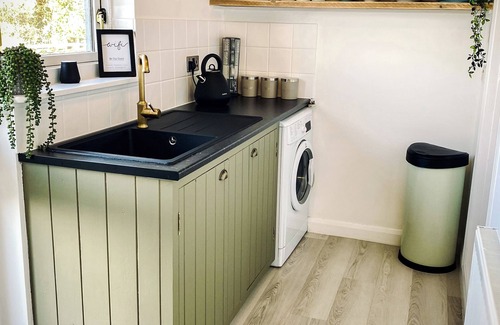 Saint Gennys Cottage | PENKENNA, pet friendly, with a garden in Crackington Haven