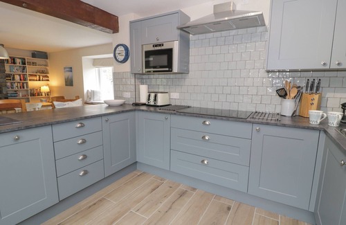 Dinas Mawddwy Cottage | PENNANT TIGI UCHAF, family friendly, with open fire in Dinas Mawddwy