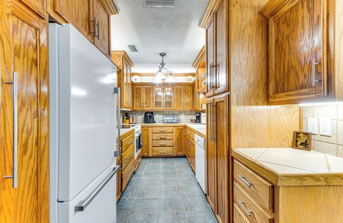 Florida Panhandle House | Pensacola Home ~ 13 Mi to Perdido Bay!