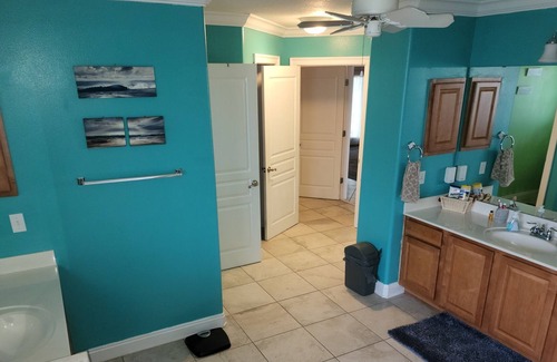 Northwest Pensacola House | Pensacola Suburbs 🏊 inground salt water pool. Guests with large 👪 families.