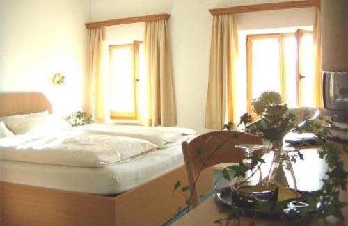 Traunreut House | Pension Poschmühle