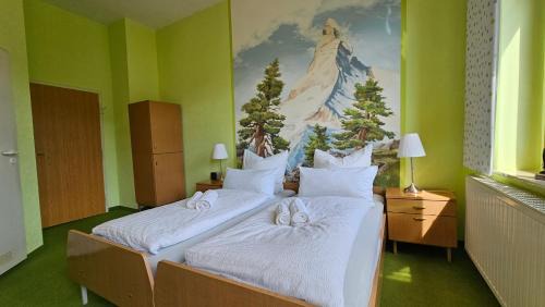 Bad Elster House | Pension Weiße Rose, Parkplatz, Frühstück, Wlan, Zentral