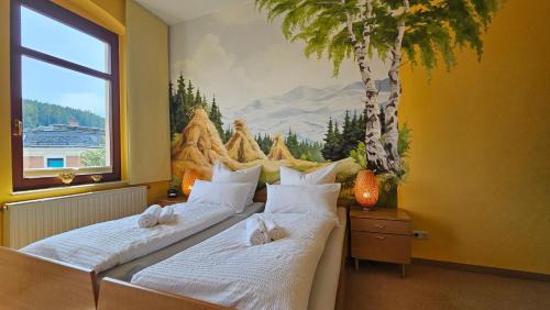 Bad Elster House | Pension Weiße Rose, Parkplatz, Frühstück, Wlan, Zentral
