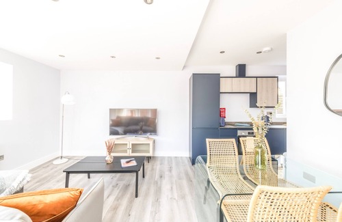 Abingdon Apartment | Pent House Apartment | Central | 6 Guests