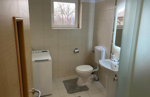 Mogosoaia Apartment | Penthouse 145mp - Living spatios - 2 Dormitoare cu baii private - Bucatarie complet utilata