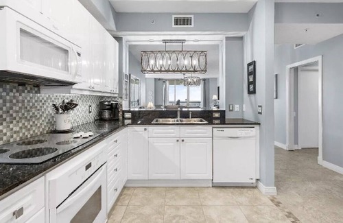 Navarre Beach Condo | PENTHOUSE 18th floor w/Beach Chair Service /Luxury