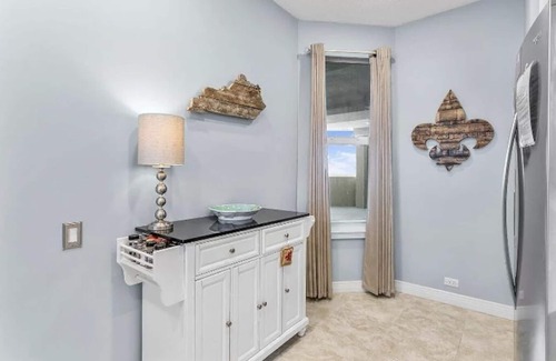 Navarre Beach Condo | PENTHOUSE 18th floor w/Beach Chair Service /Luxury