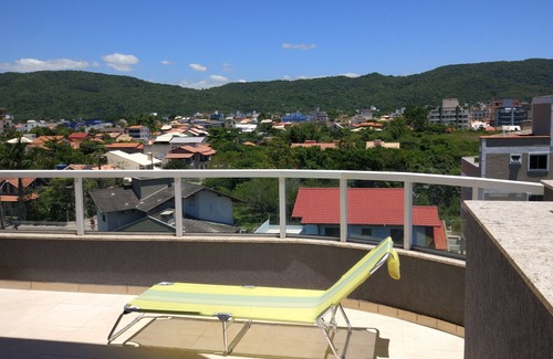 Ze Amandio Apartment | Penthouse apartment with sea view, 400 m from the beach, great location.