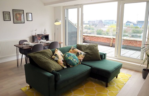 Ipswich Apartment | Penthouse by the Ipswich Station