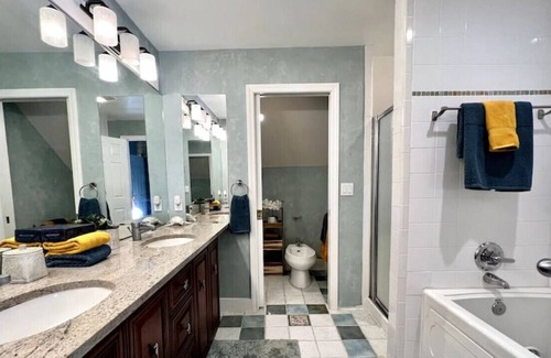 North Conway Apartment | Penthouse-fire pit, dog friendly