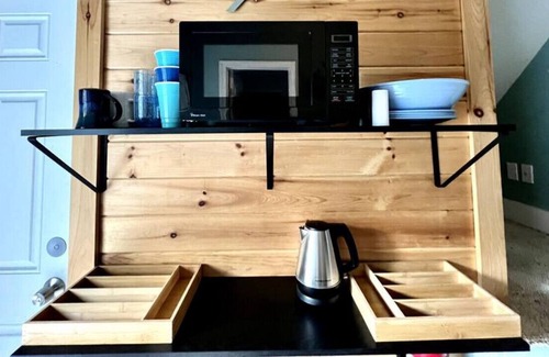 North Conway Apartment | Penthouse-fire pit, dog friendly