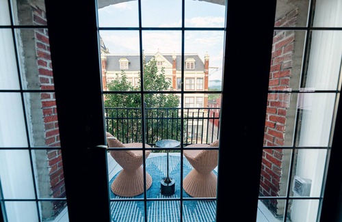 Bellefonte Apartment | Penthouse Loft- 2 Bedrooms