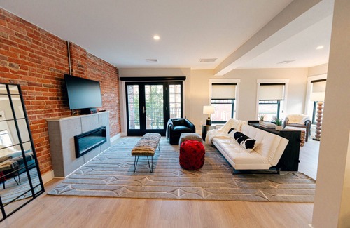 Bellefonte Apartment | Penthouse Loft- 2 Bedrooms