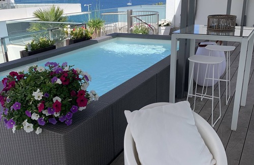 Platja d'Aro Apartment | PENTHOUSE on the beach, PRIVATE swimming pool from June to September, large rooftop, 4 bedrooms